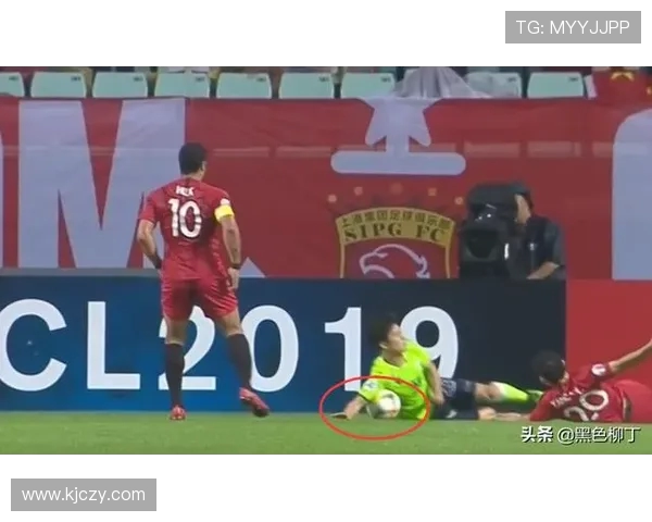 广岛主帅怒斥裁判判罚不公称球队三粒精彩进球全被VAR否定